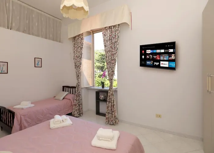 Estate4home - Casa Chiarina Апартаменты *