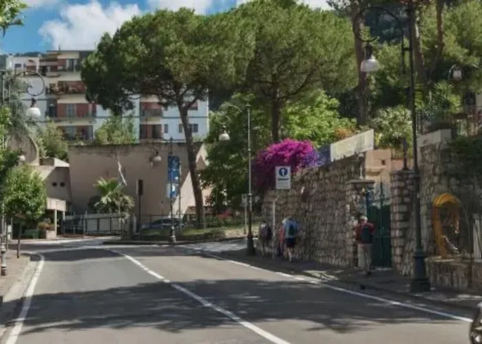 Estate4home - Casa Chiarina Апартаменты *