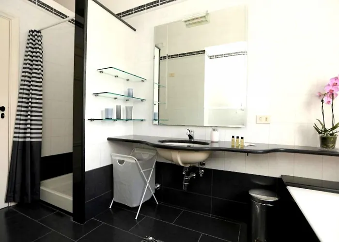 Estate4home - Casa Chiarina Апартаменты *